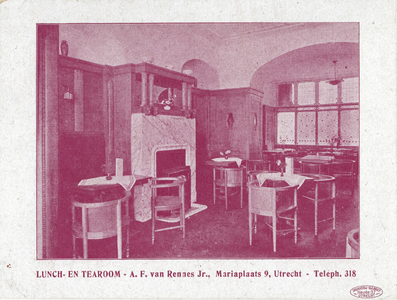 711280 Reclamekaart van A.F. van Rennes Jr., Lunch- en Tearoom, Mariaplaats 9 te Utrecht, met een foto van het interieur.